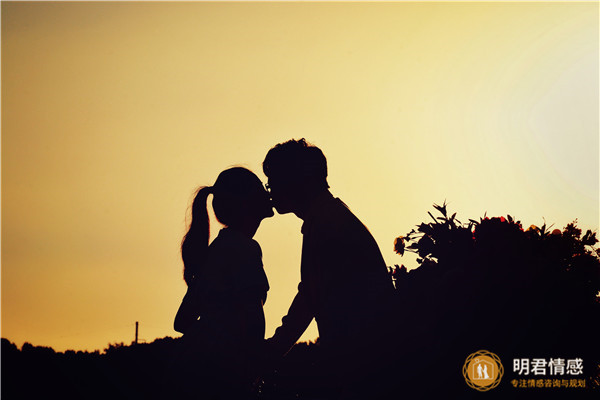 安慰哭泣女生的暖心话-三十句暖的心窝经典语录 安慰哭泣女生的暖心话-三十句暖的心窝经典语录